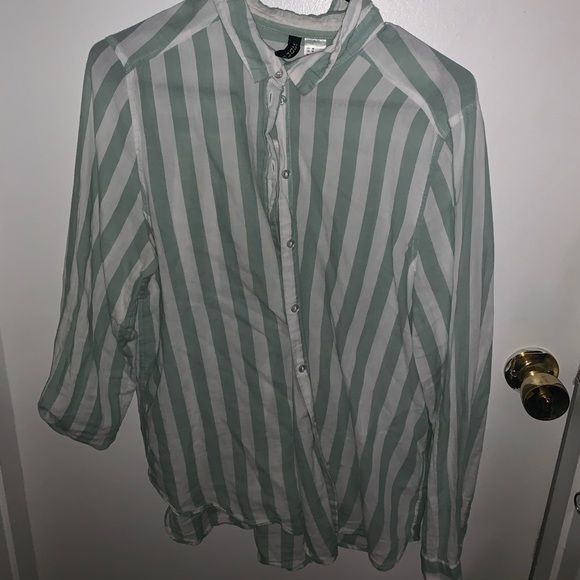 H&M Divided Green Linen Button Down - Picture 1 of 1